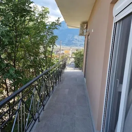 σύγχρονο σπίτι στο χωριό Lianokladhion