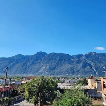 Σύγχρονο σπίτι στο χωριό Lianokladhion