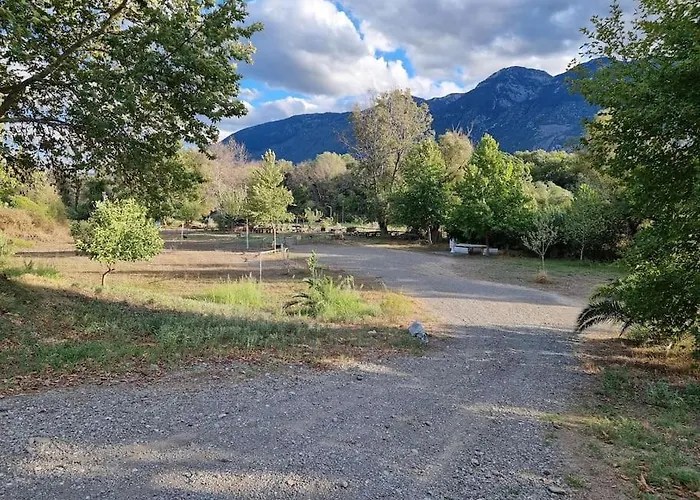 Σύγχρονο Σπίτι Στο Χωριό * Lianokladhion